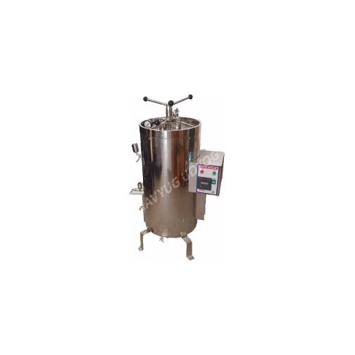 AUTOCLAVE VERTICAL TRIPPLE WALLED (NU-145 A)